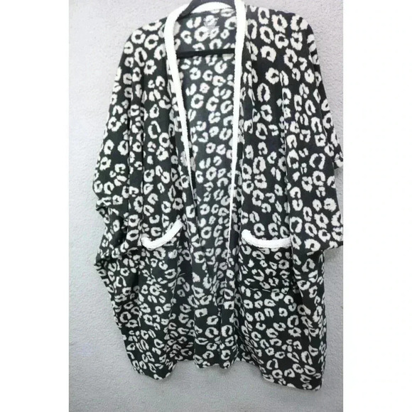 Cuddl Duds Women's Sleepwear Robe/Poncho-Size Small-Medium-Pockets - Picture 1 of 8